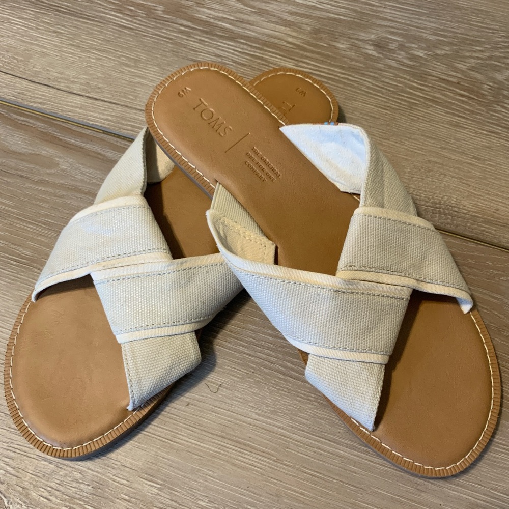 TOMS Vivna Sandal